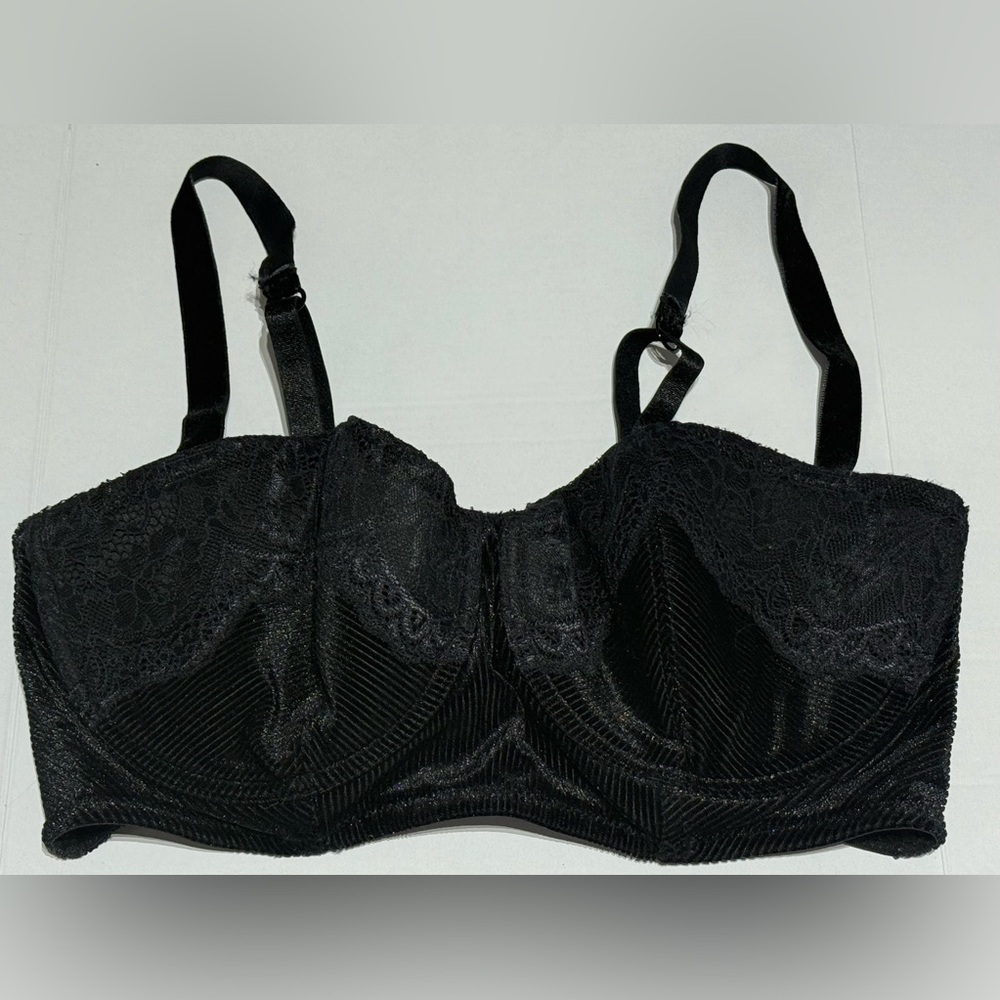 Adore Me Black Lingerie corduroy velvet lace adjustable strap bra size 34DD EUC